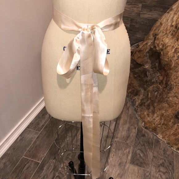 blue willow Bridal sash - Picture 5 of 8